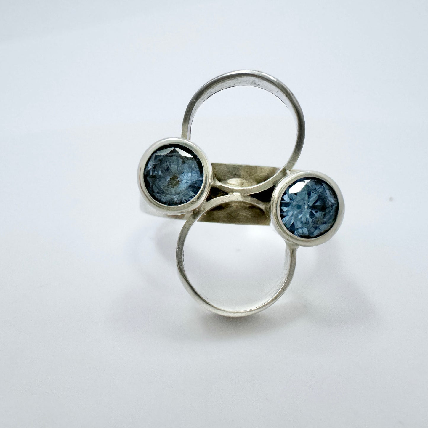 Salovaara, Finland 1973. Vintage Sterling Silver Synthetic Spinel Ring.