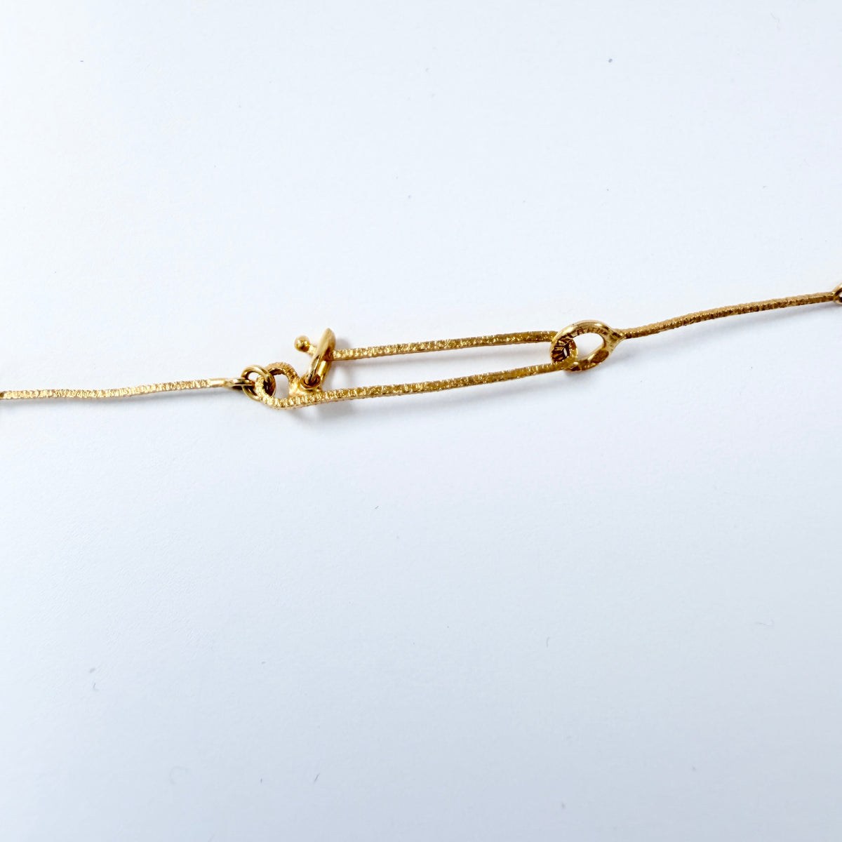 Björn Weckström for Lapponia, Finland 1979. Vintage 18k Gold Pearl Pendant Necklace. Design: Mountain Avens
