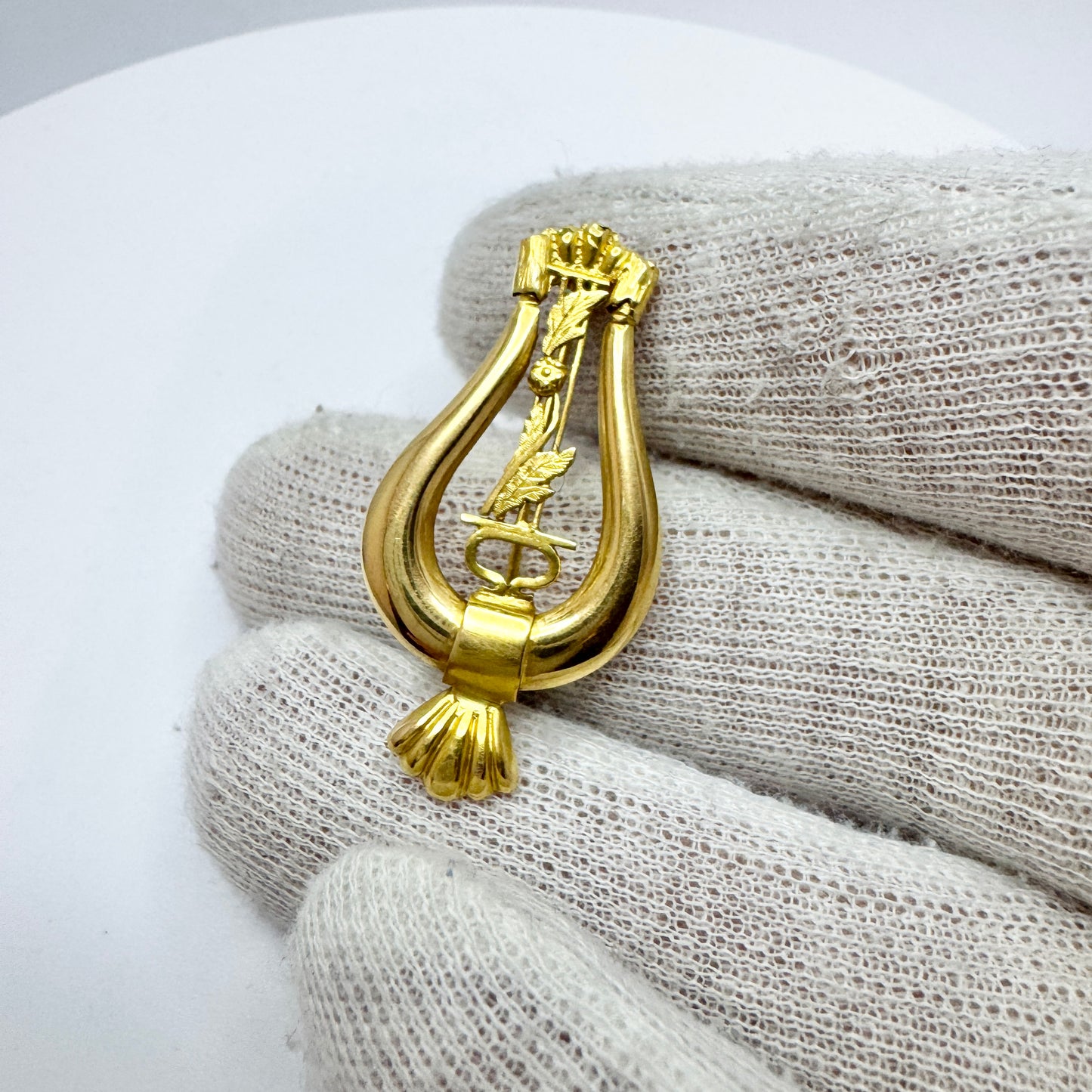 Sweden, Antique late 1800s Victorian 18k Gold Lyre Brooch