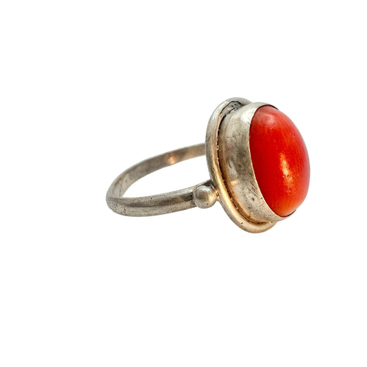 Vintage 1930-40s. Solid Silver Coral ring.
