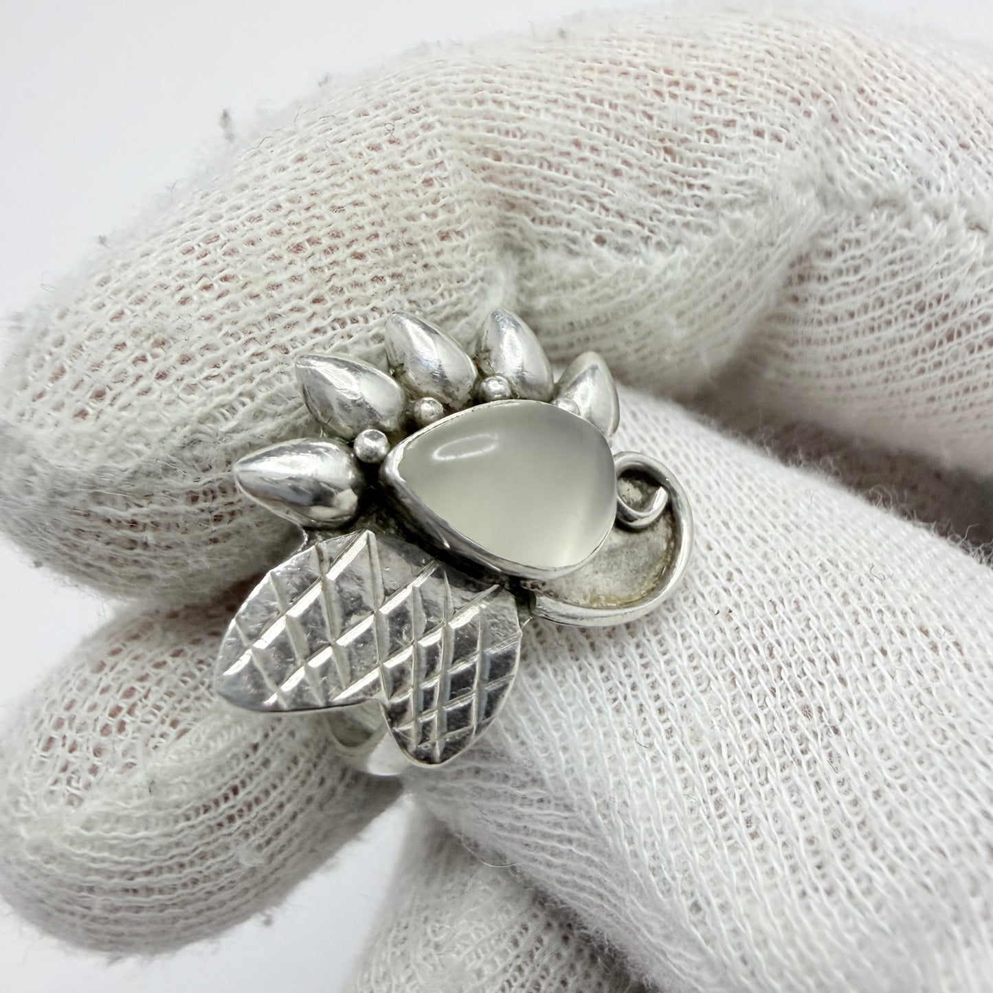 Vintage Sterling Silver Moonstone Ring.