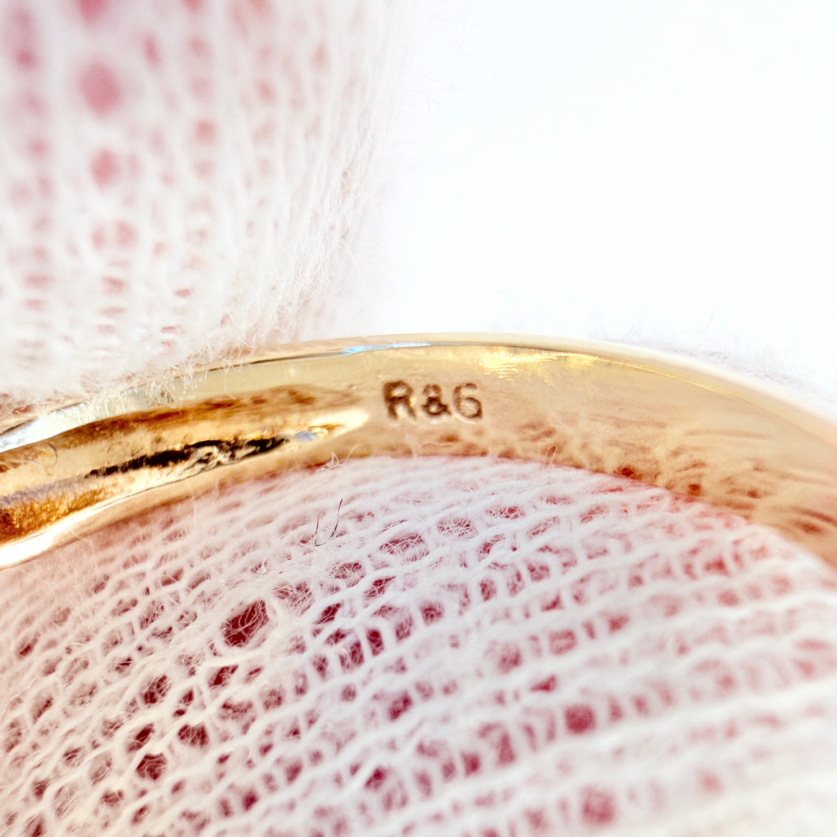 Maker R&G. Vintage 14k Gold Ammolite Ring.