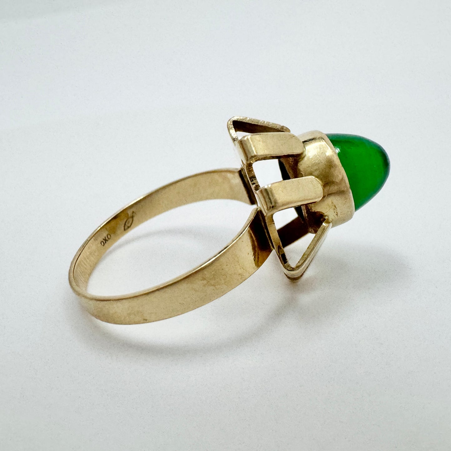 Germany, Norwegian Import c 1960s. Vintage Space Age 14k Gold Chrysoprase Ring.