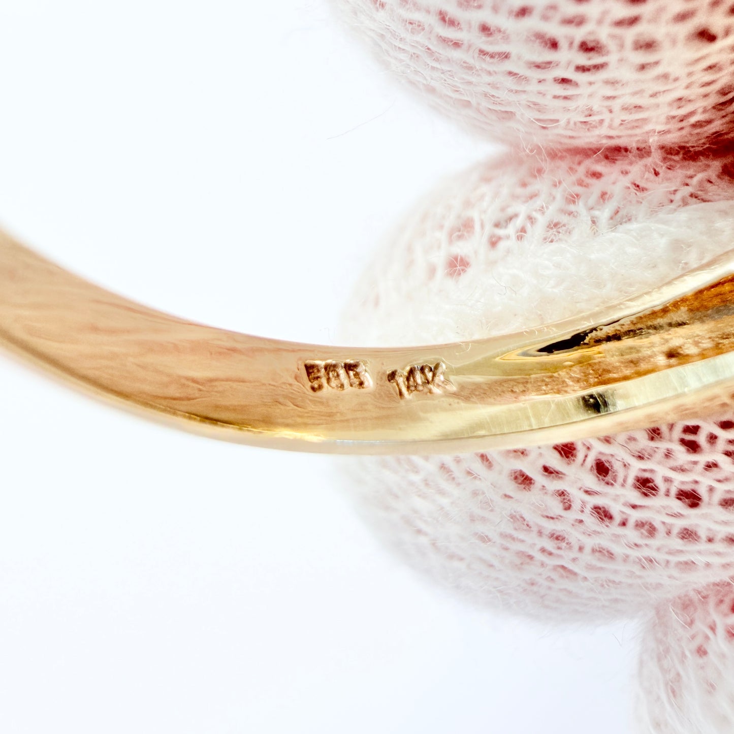 Maker R&G. Vintage 14k Gold Ammolite Ring.