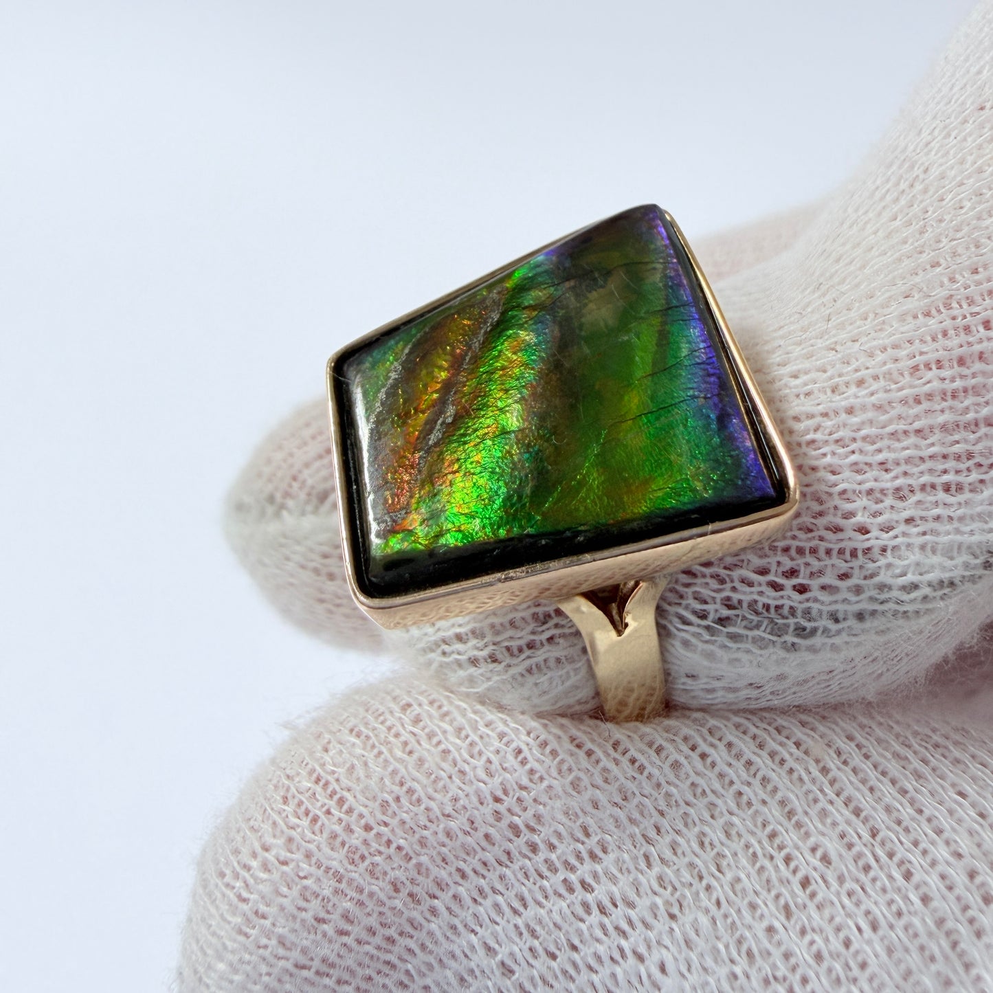 Maker R&G. Vintage 14k Gold Ammolite Ring.
