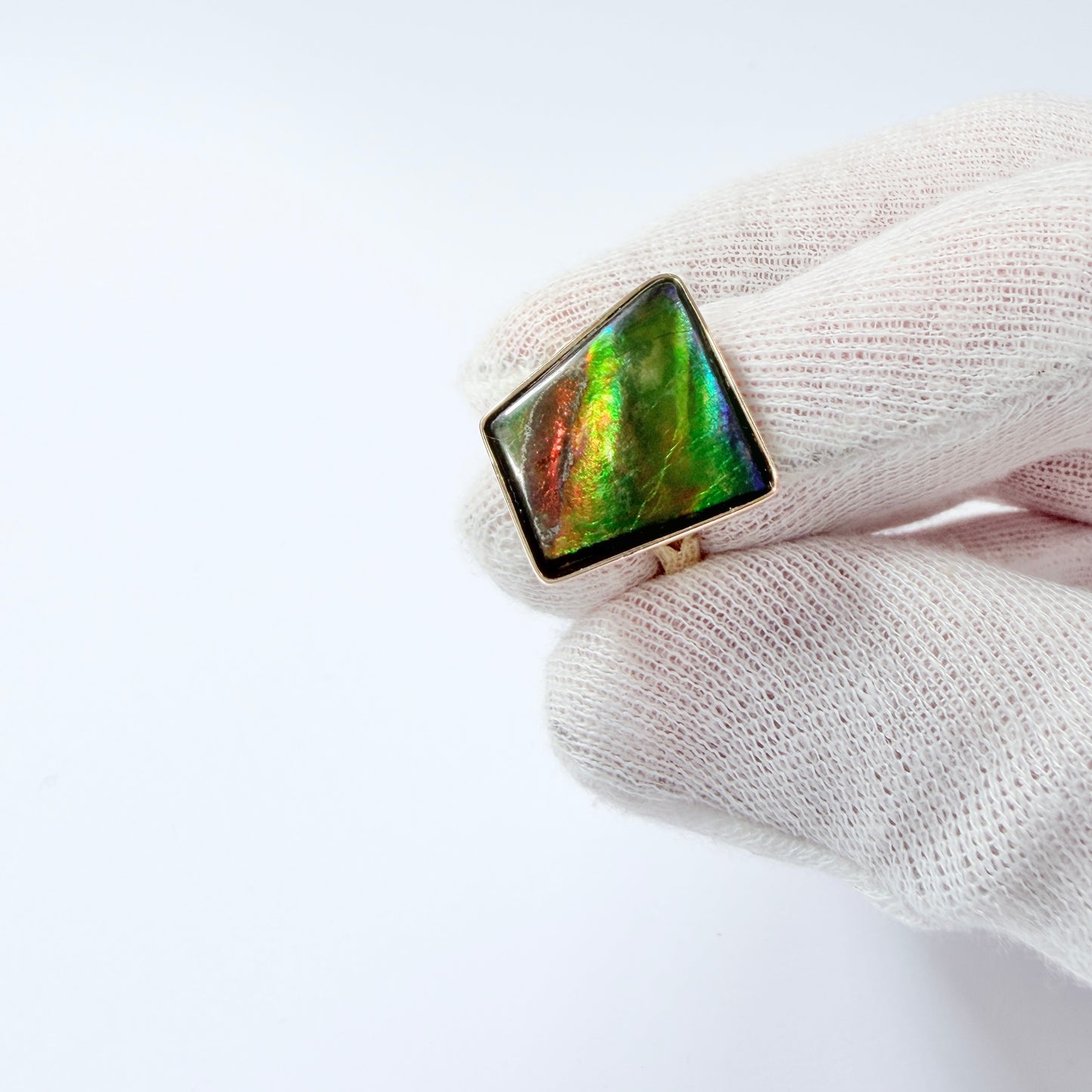 Maker R&G. Vintage 14k Gold Ammolite Ring.