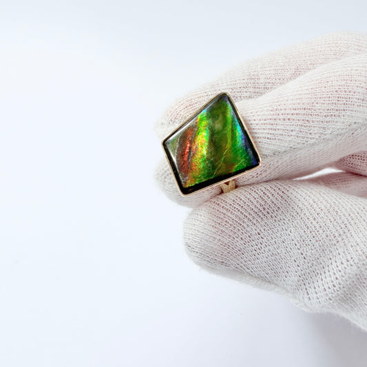 Maker R&G. Vintage 14k Gold Ammolite Ring.