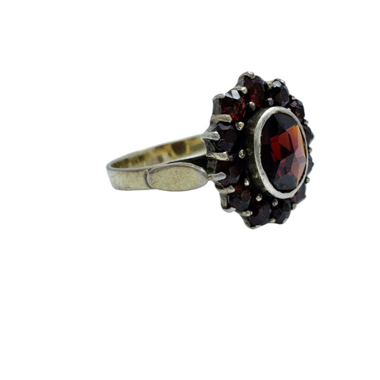 Vintage Sterling Silver Garnet Ring.