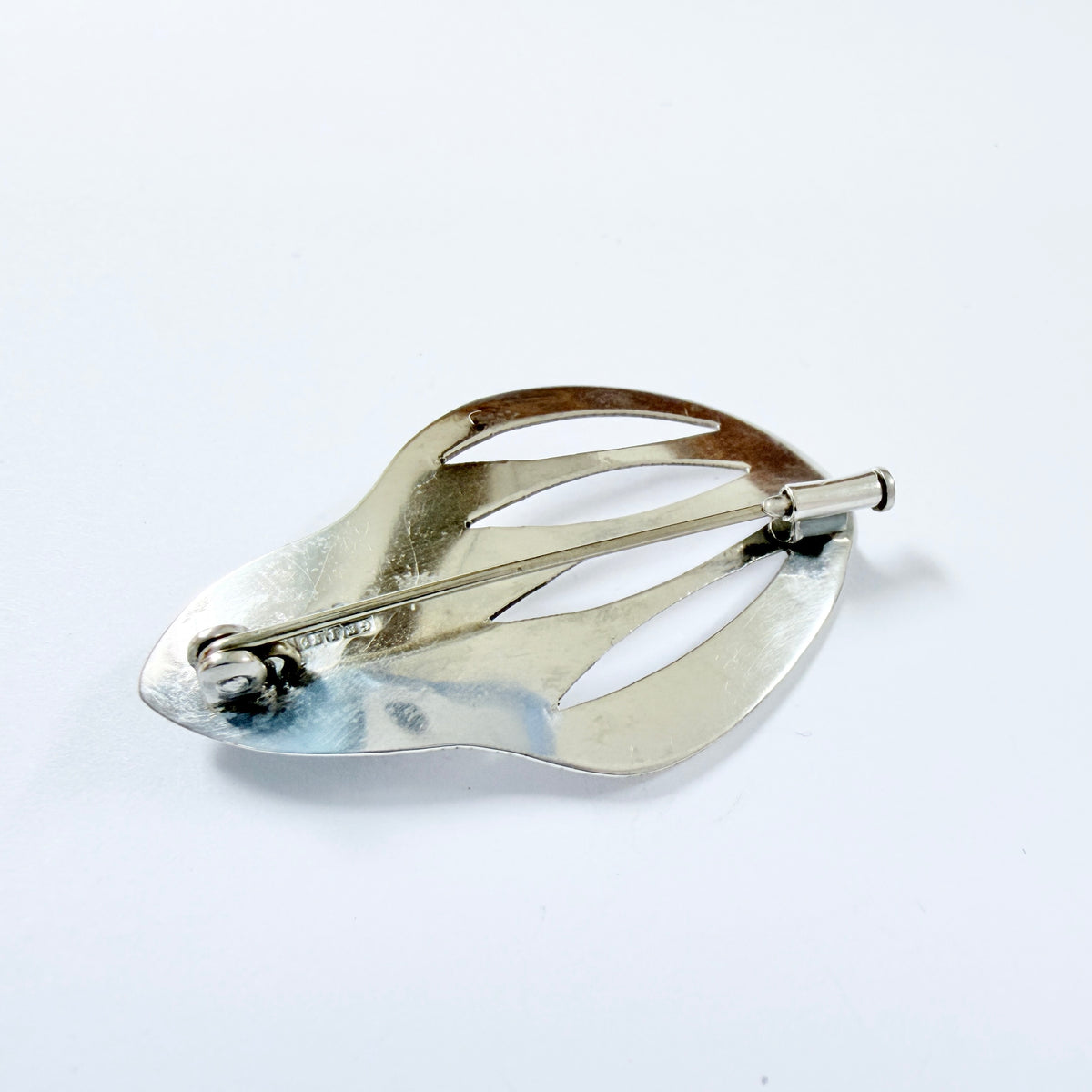Kaplan, Sweden 1955. Vintage Solid Silver Chalcedony Brooch.