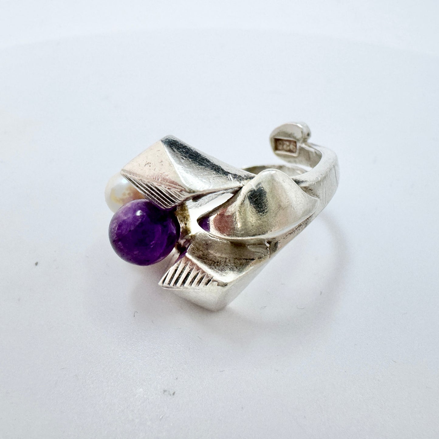 Robbert for Nordisk Kokusai, Sweden 1975. Vintage Sterling Silver Amethyst Pearl Ring.