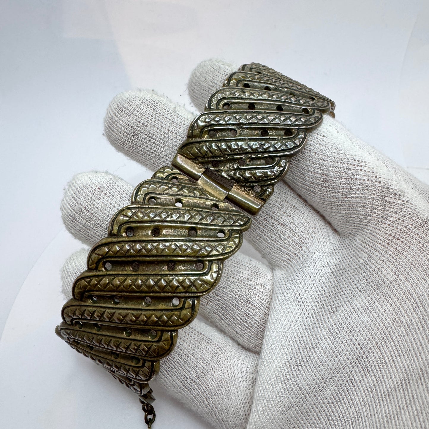 Kalevala Koru, Finland. Vintage Bronze Hinged Bangle Bracelet.