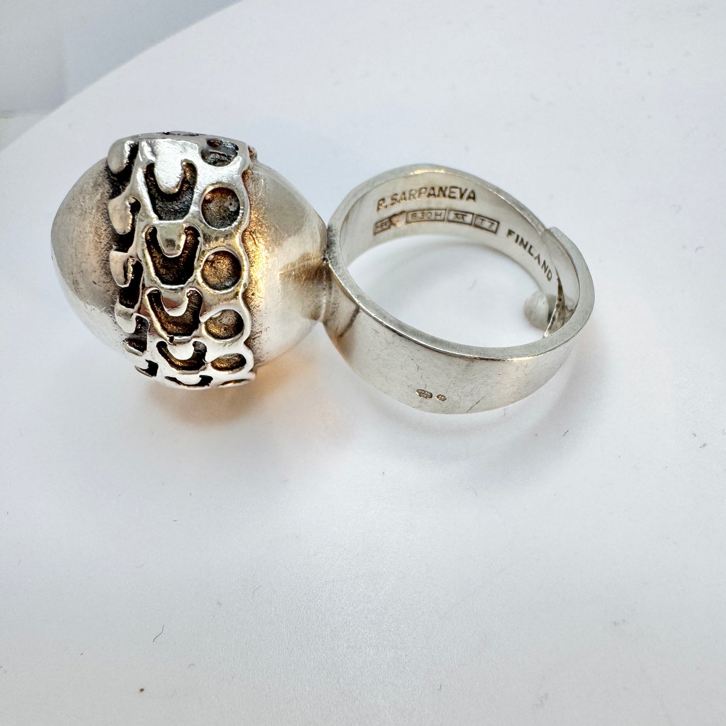 Pentti Sarpaneva, Finland 1972. Bold Vintage Solid Silver Ring.