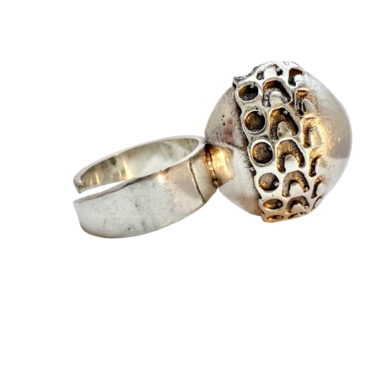 Pentti Sarpaneva, Finland 1972. Bold Vintage Solid Silver Ring.