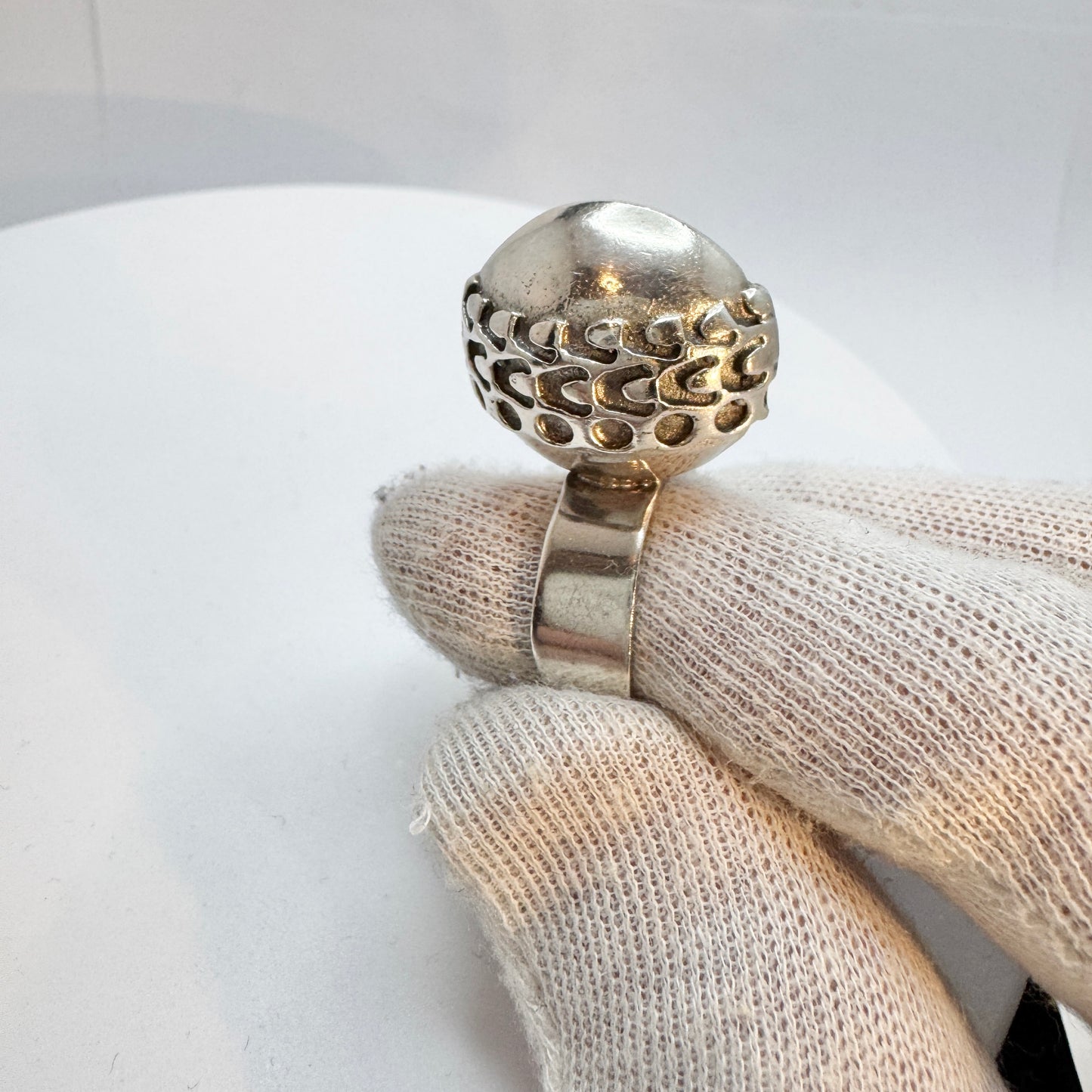Pentti Sarpaneva, Finland 1972. Bold Vintage Solid Silver Ring.