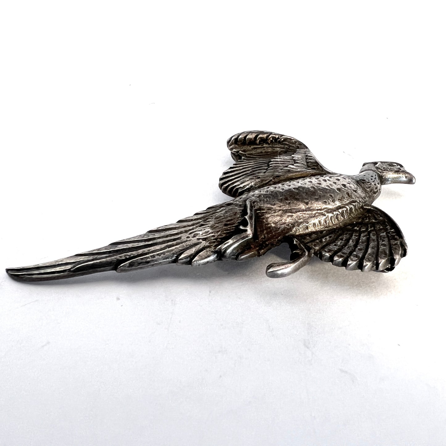 Signed Lynn Bogue Hunt Sterling Silver Bird Pin.