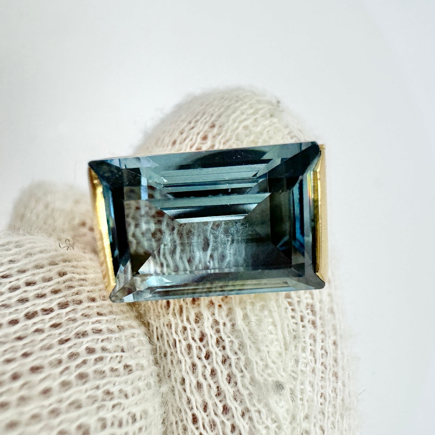 Bengt Hallberg, Sweden 1967. Vintage 18k Gold Blue Synthetic Spinel Ring.