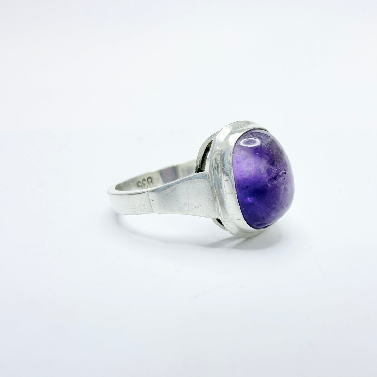 Vintage ca 1960. Solid Silver Amethyst Ring.