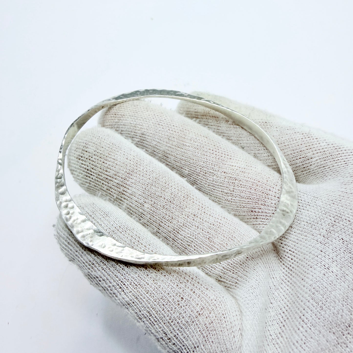 Vintage Hammered Sterling Silver Bangle Bracelet.