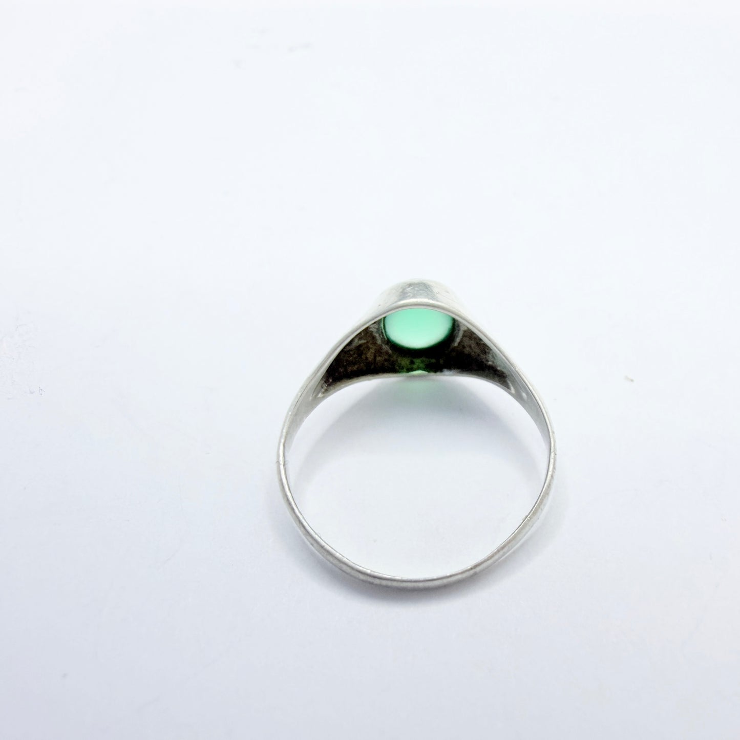 G Kaplan, Sweden ca 1960. Vintage Solid Silver Chrysoprase Ring.