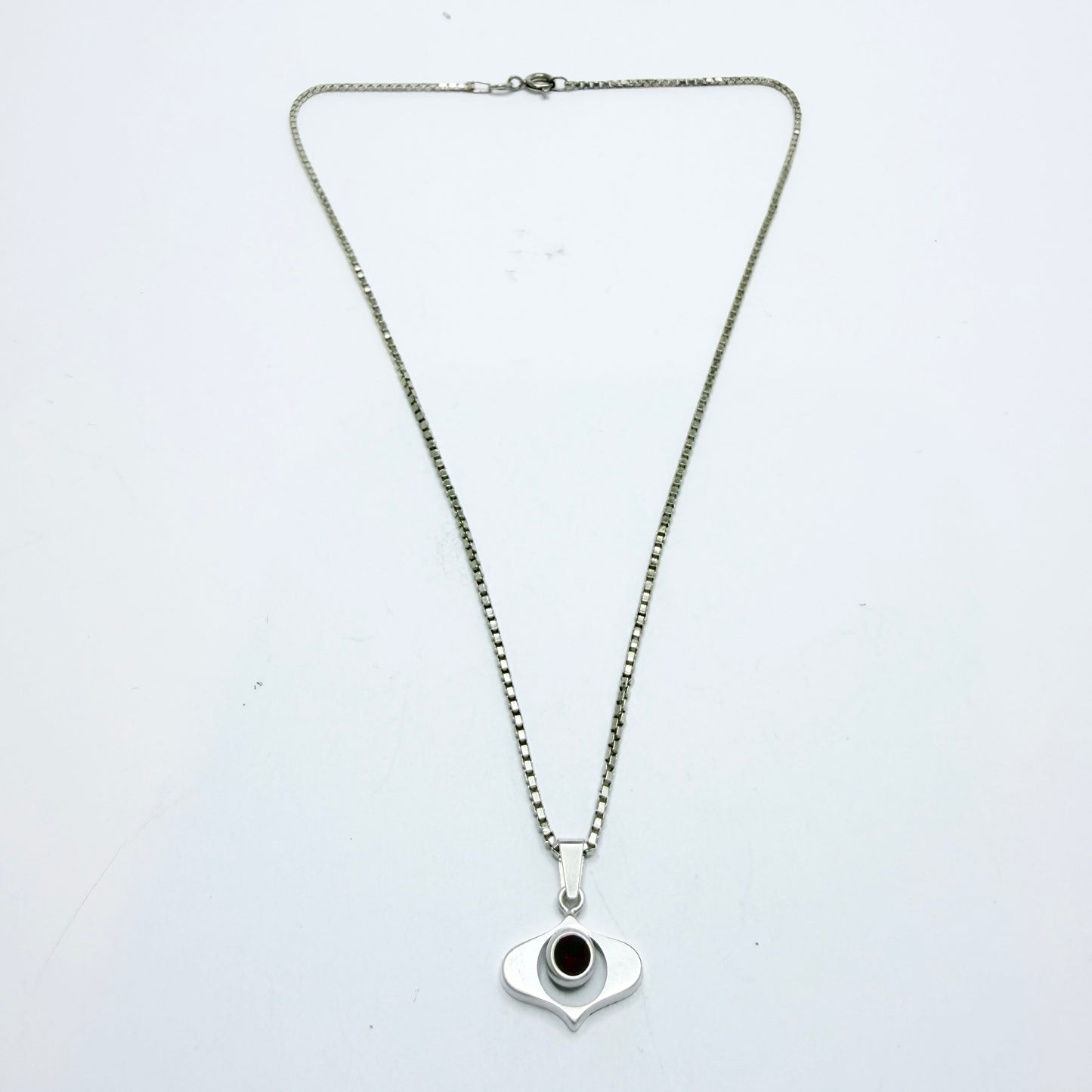 Salovaara, Finland. Vintage Sterling Silver Garnet Pendant Necklace.