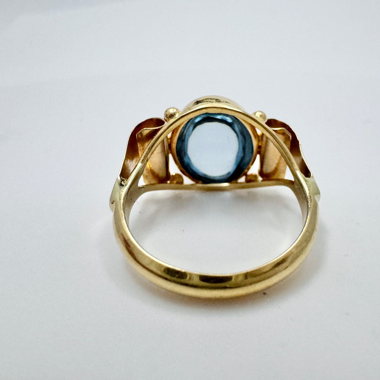 Segir, Sweden 1961. Vintage 18k Gold Synthetic Spinel Ring.