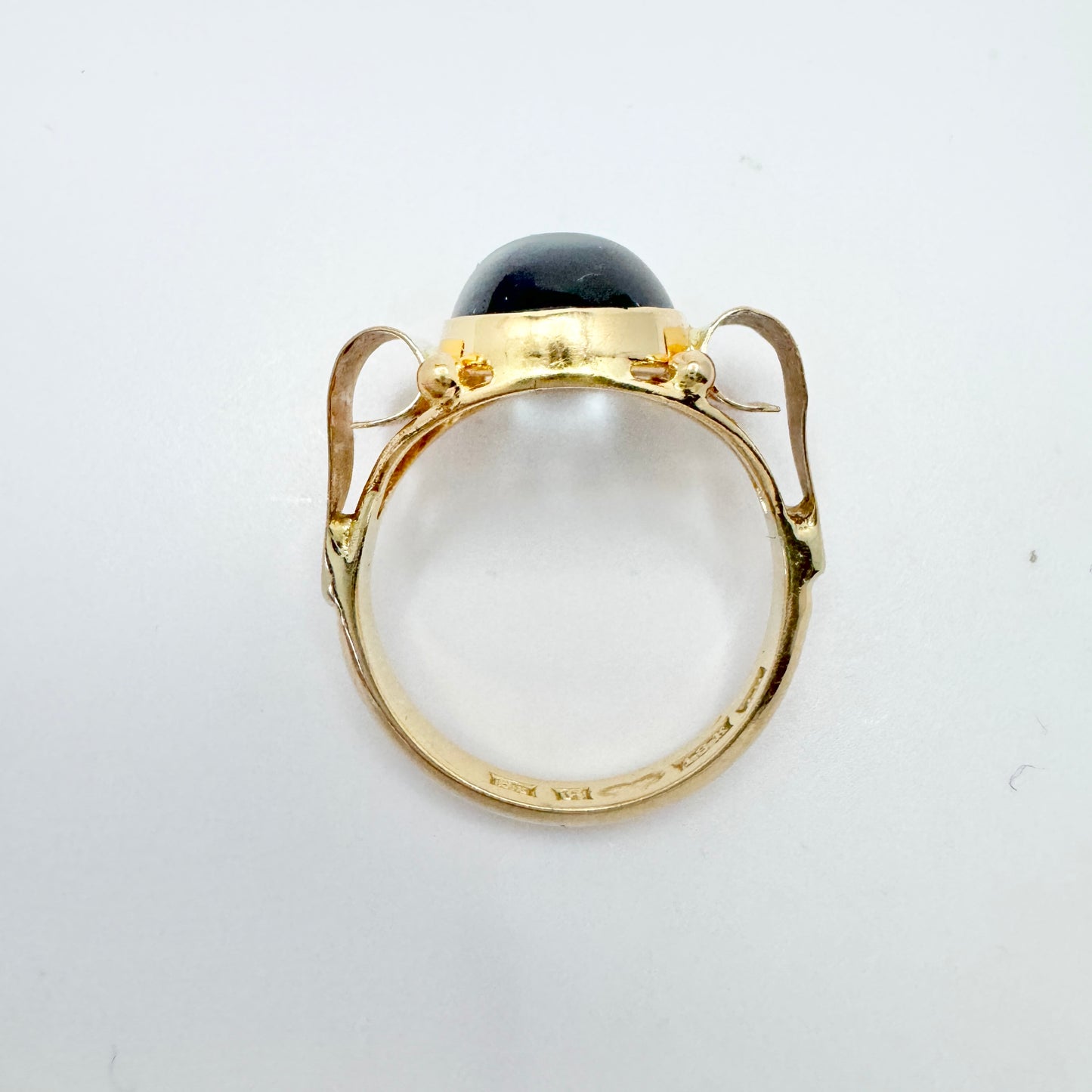 Segir, Sweden 1961. Vintage 18k Gold Synthetic Spinel Ring.