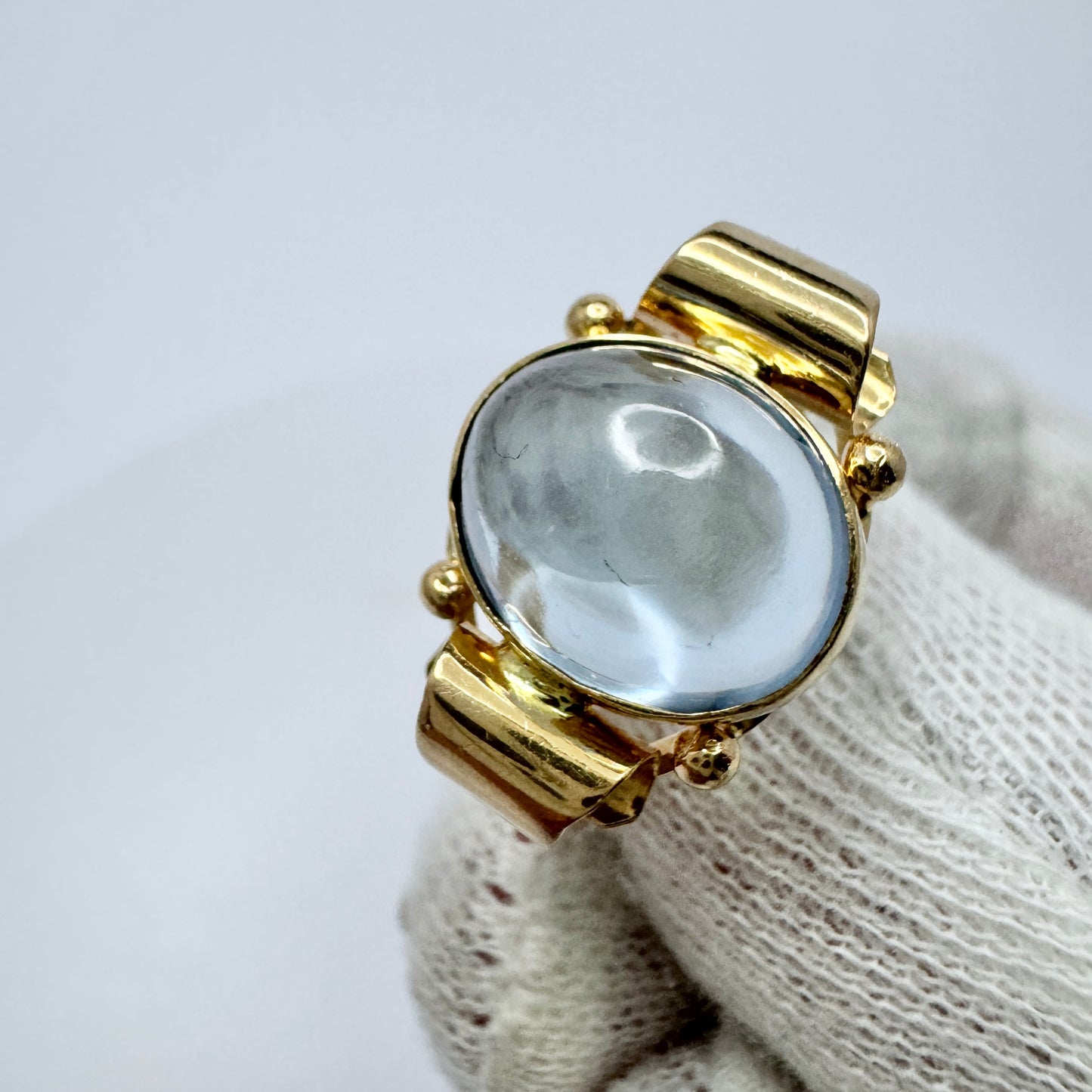 Segir, Sweden 1961. Vintage 18k Gold Synthetic Spinel Ring.