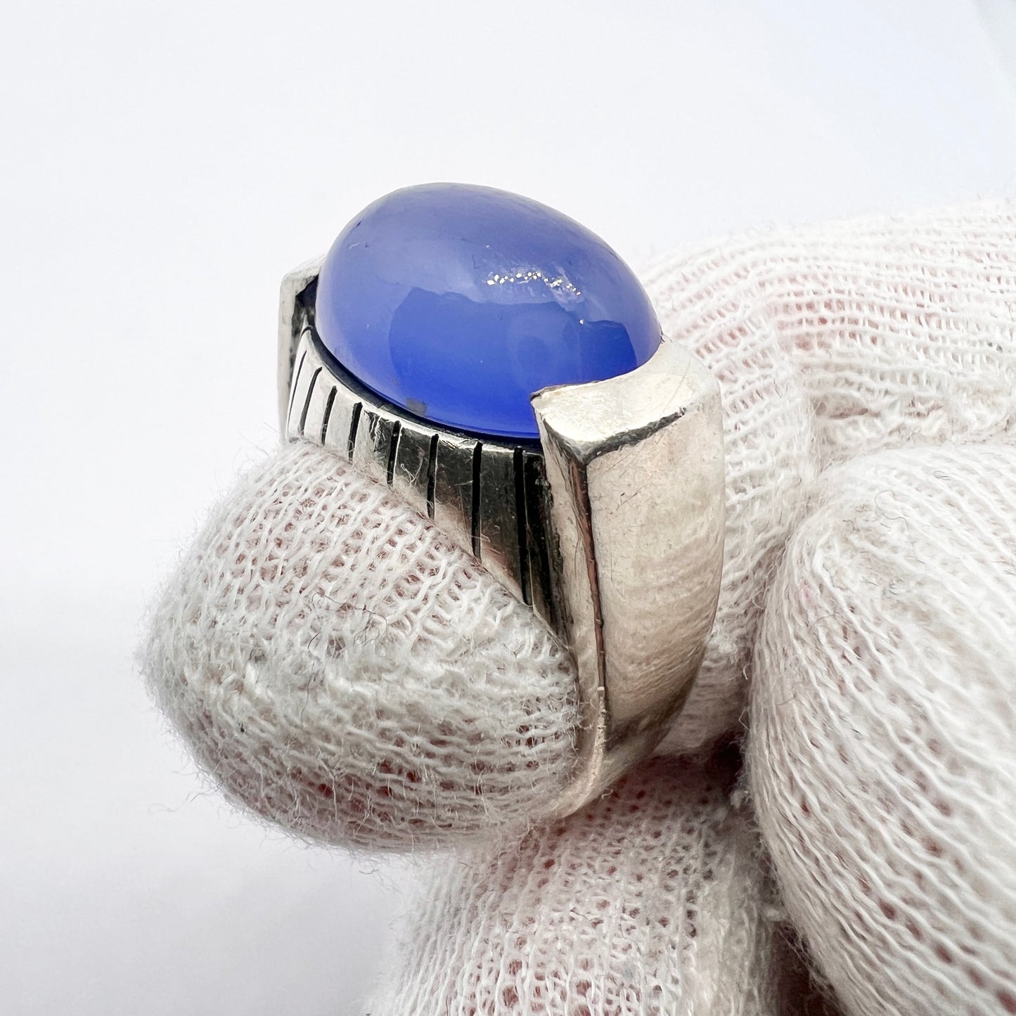 Carlman, Sweden 1961. Vintage Mid-century Modern Sterling Silver Chalcedony Ring.