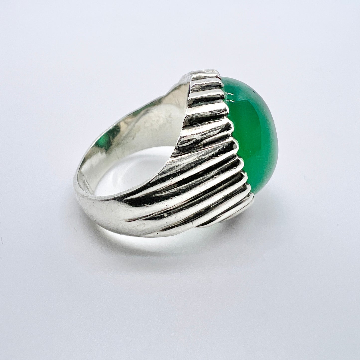 Vintage 1950-60s Solid Silver Chrysoprase Ring.