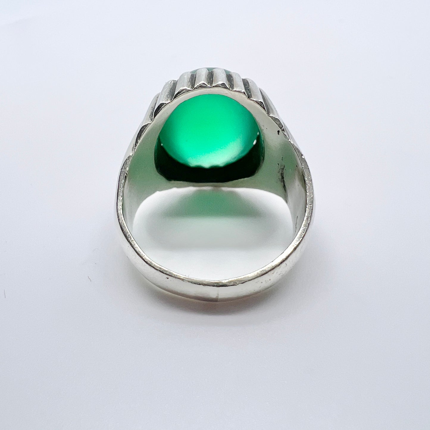 Vintage 1950-60s Solid Silver Chrysoprase Ring.