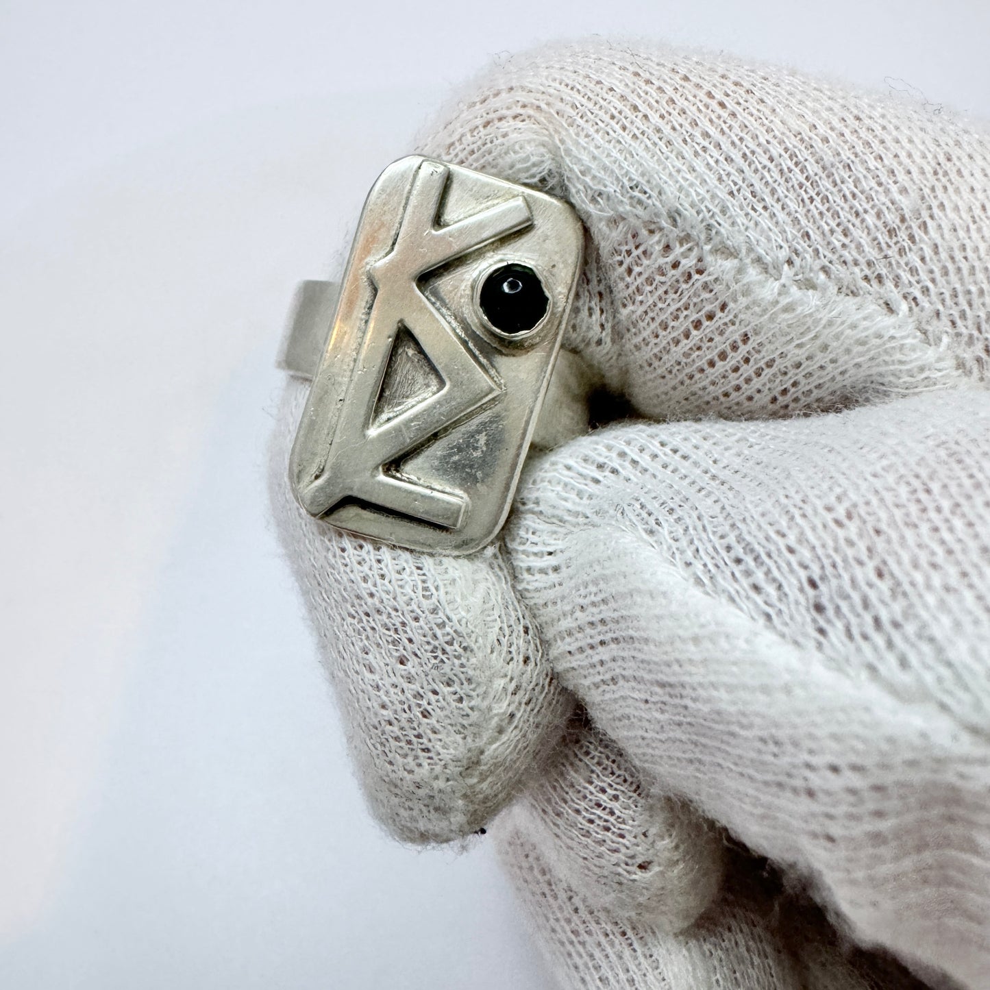 Vintage Sterling Silver Onyx Signet Ring. LS or SL.