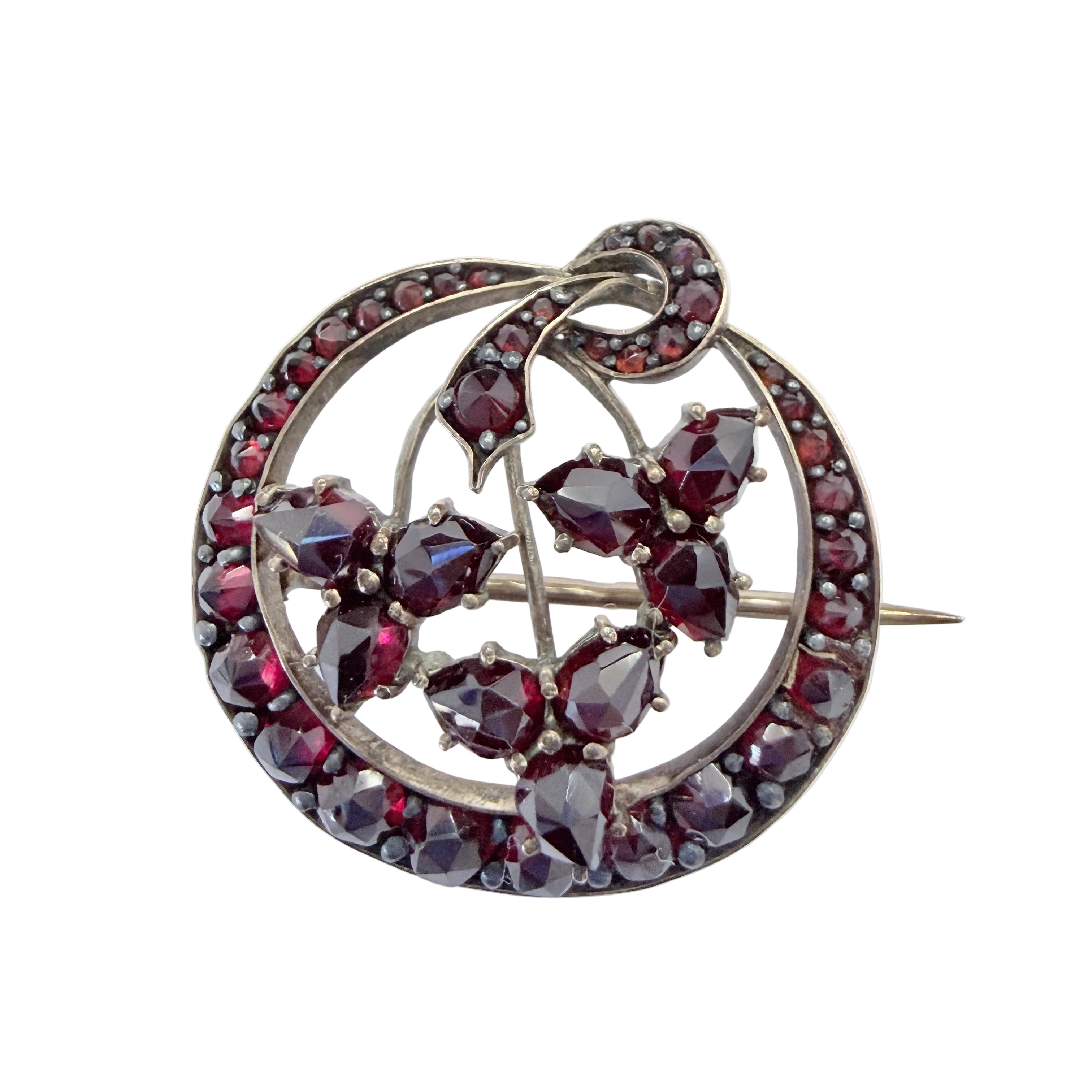 Antique ca year 1900. Bohemian Garnet Gilt metal Brooch. – T