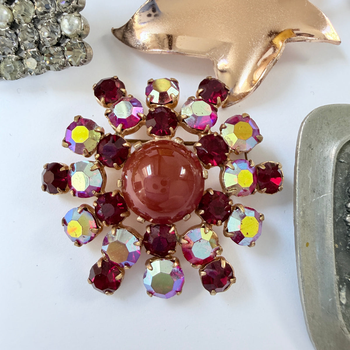 Job-lot Vintage Costume Jewelry Brooches + Box.