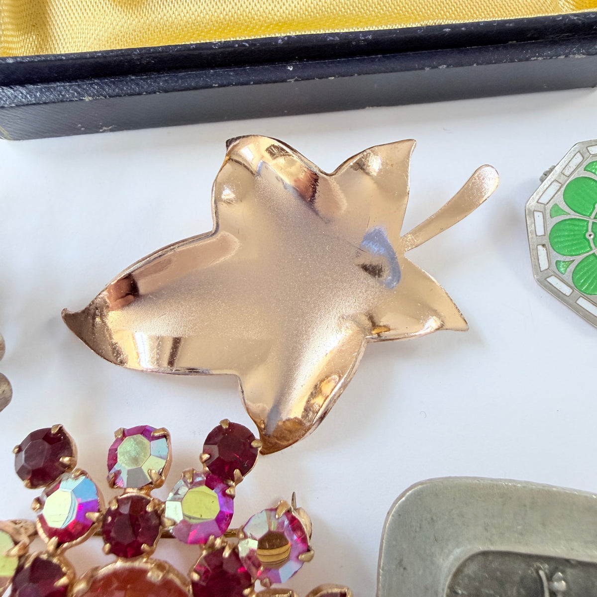 Job-lot Vintage Costume Jewelry Brooches + Box.