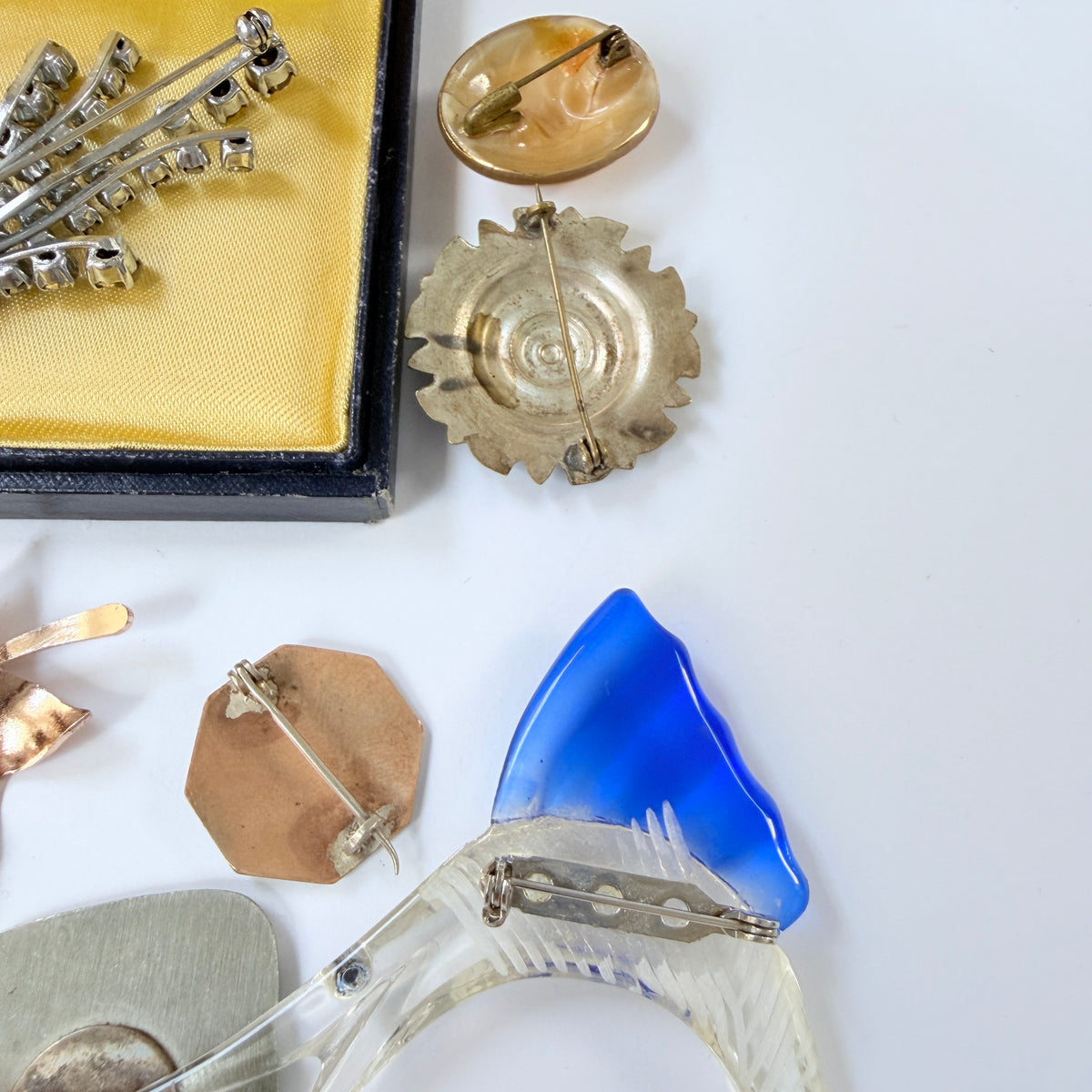 Job-lot Vintage Costume Jewelry Brooches + Box.