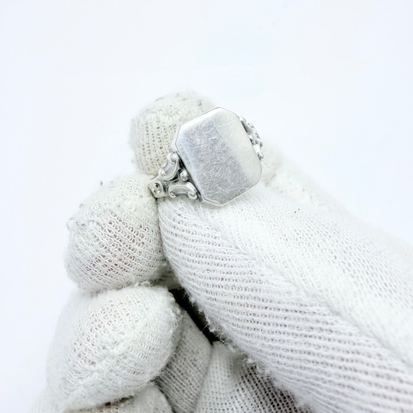 G Dahlgren, Sweden 1949. Vintage Sterling Silver Signet Ring.