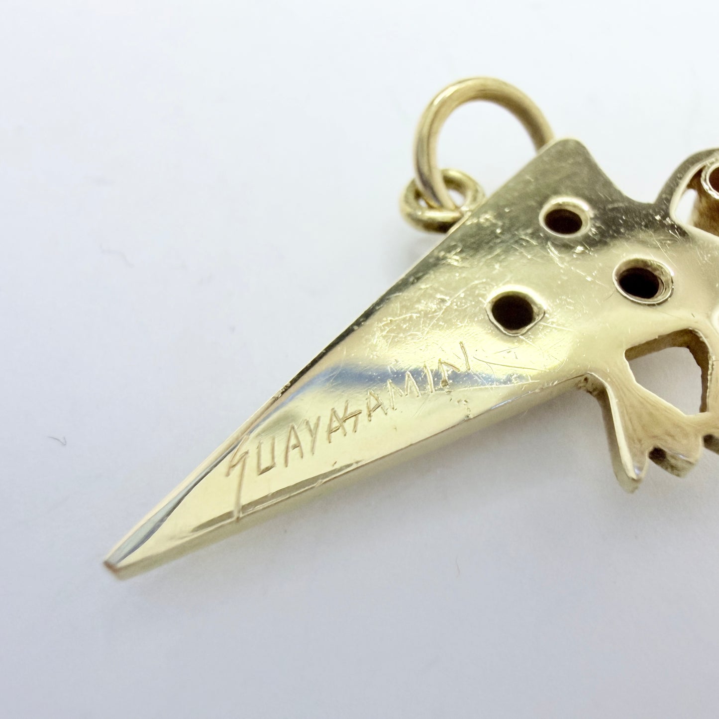 Oswaldo Guayasamin, Ecuador. Vintage 18k Gold Sapphire Bird Pendant.