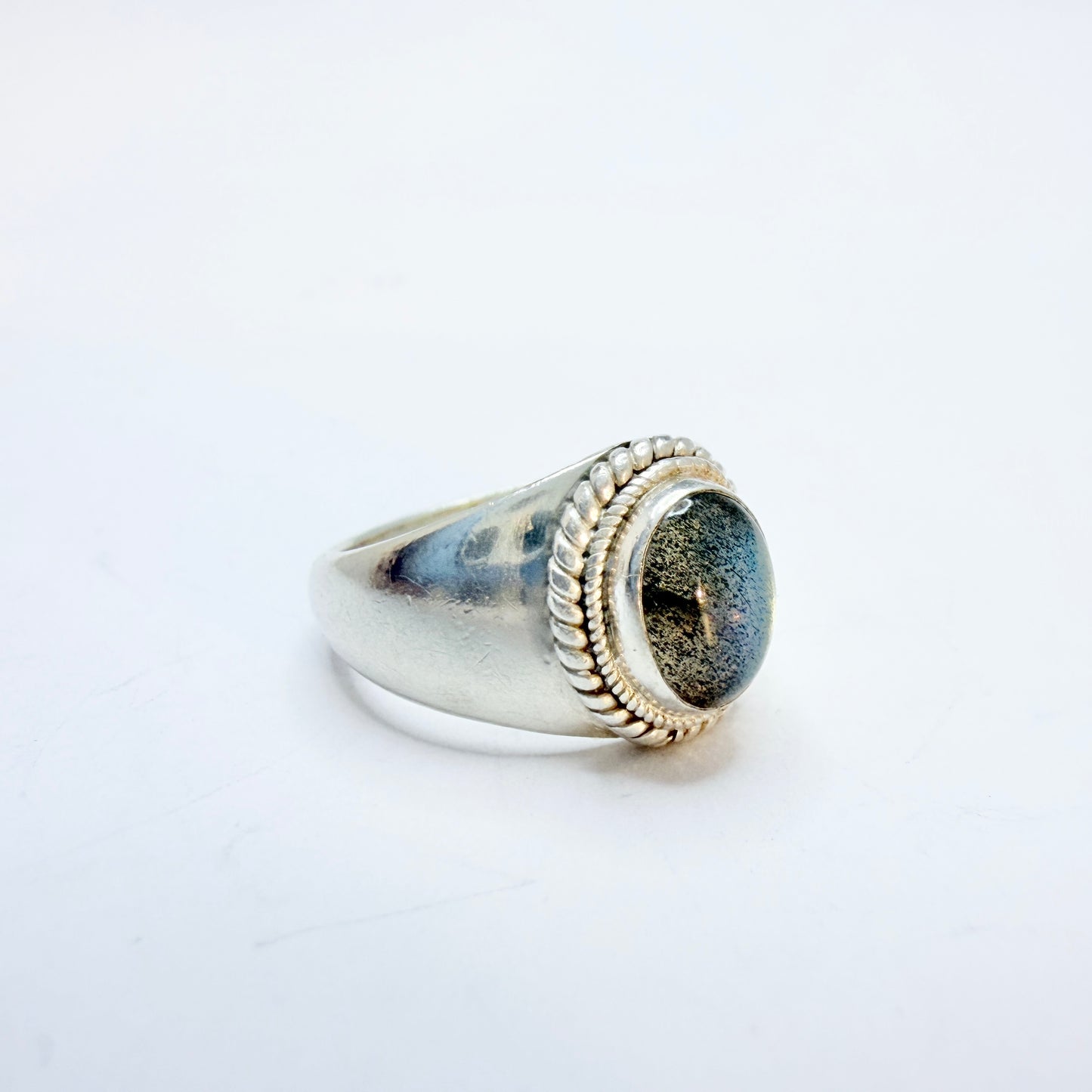 Vintage Sterling Silver Labradorite Ring.