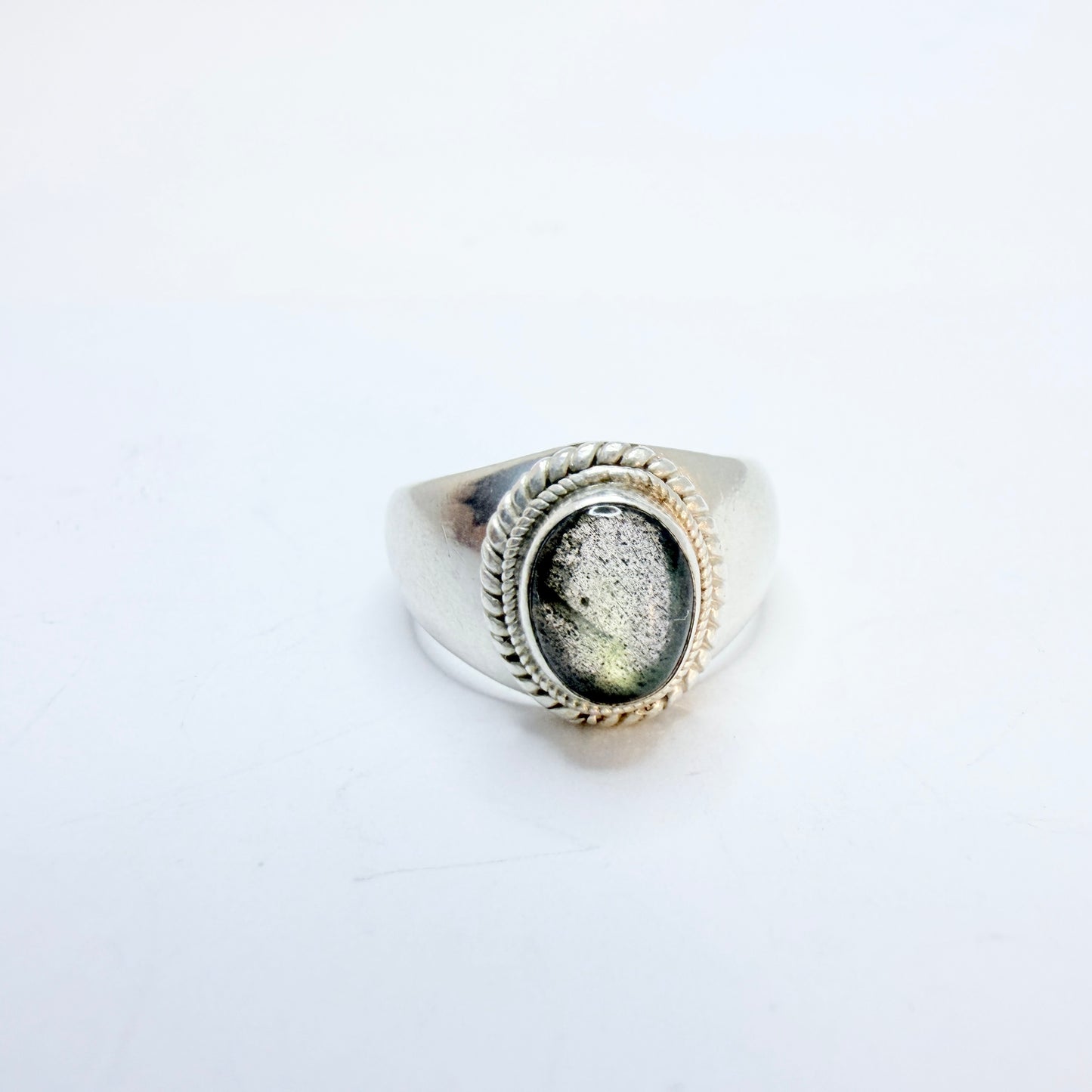 Vintage Sterling Silver Labradorite Ring.