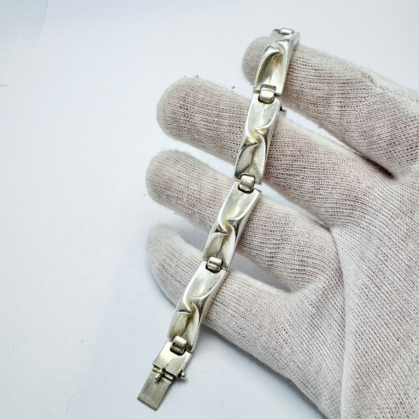 Björn Weckström for Lapponia, Finland 1982. Vintage Sterling Silver Bracelet. Design: Crisium.