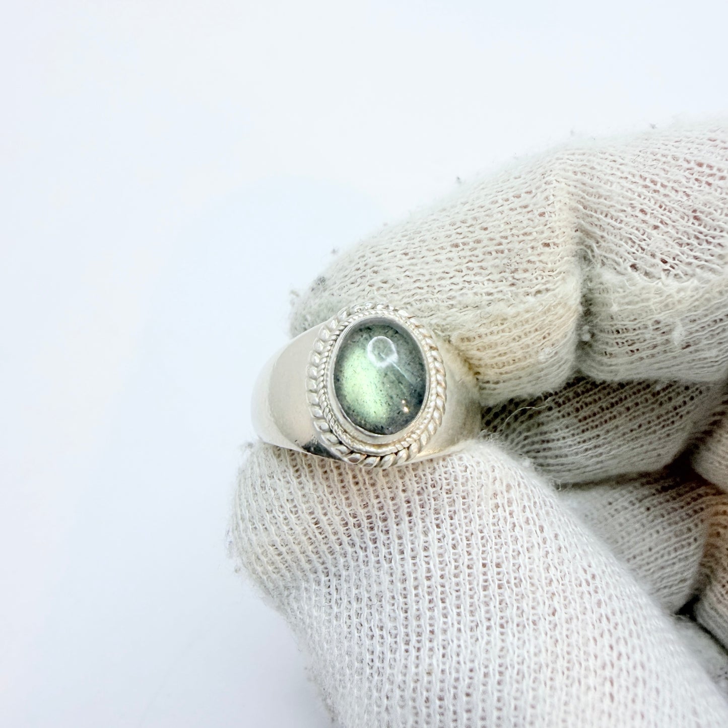 Vintage Sterling Silver Labradorite Ring.