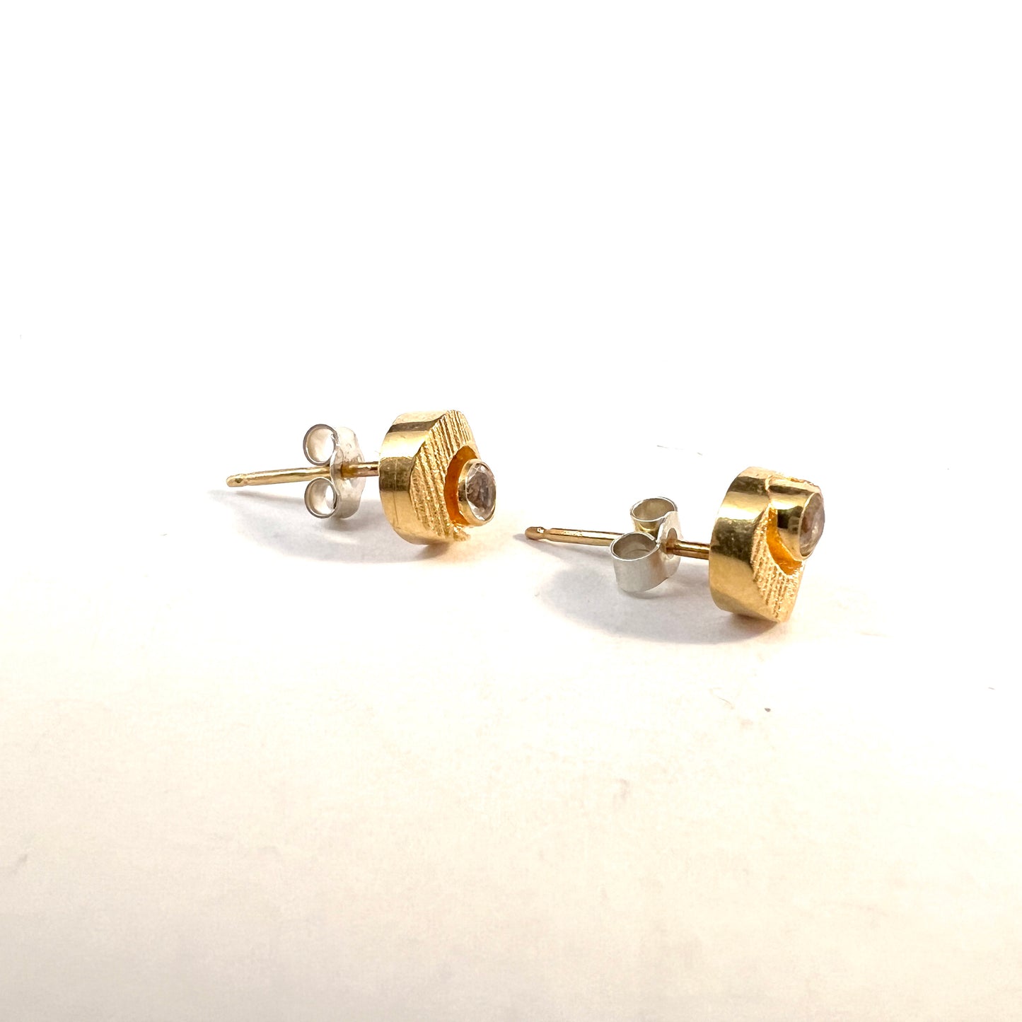 Karl Laine for FinnFeelings, Finland. Vintage 18k Gold Rock Crystal Stud Earrings.