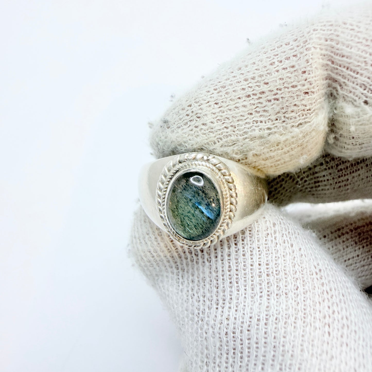 Vintage Sterling Silver Labradorite Ring.