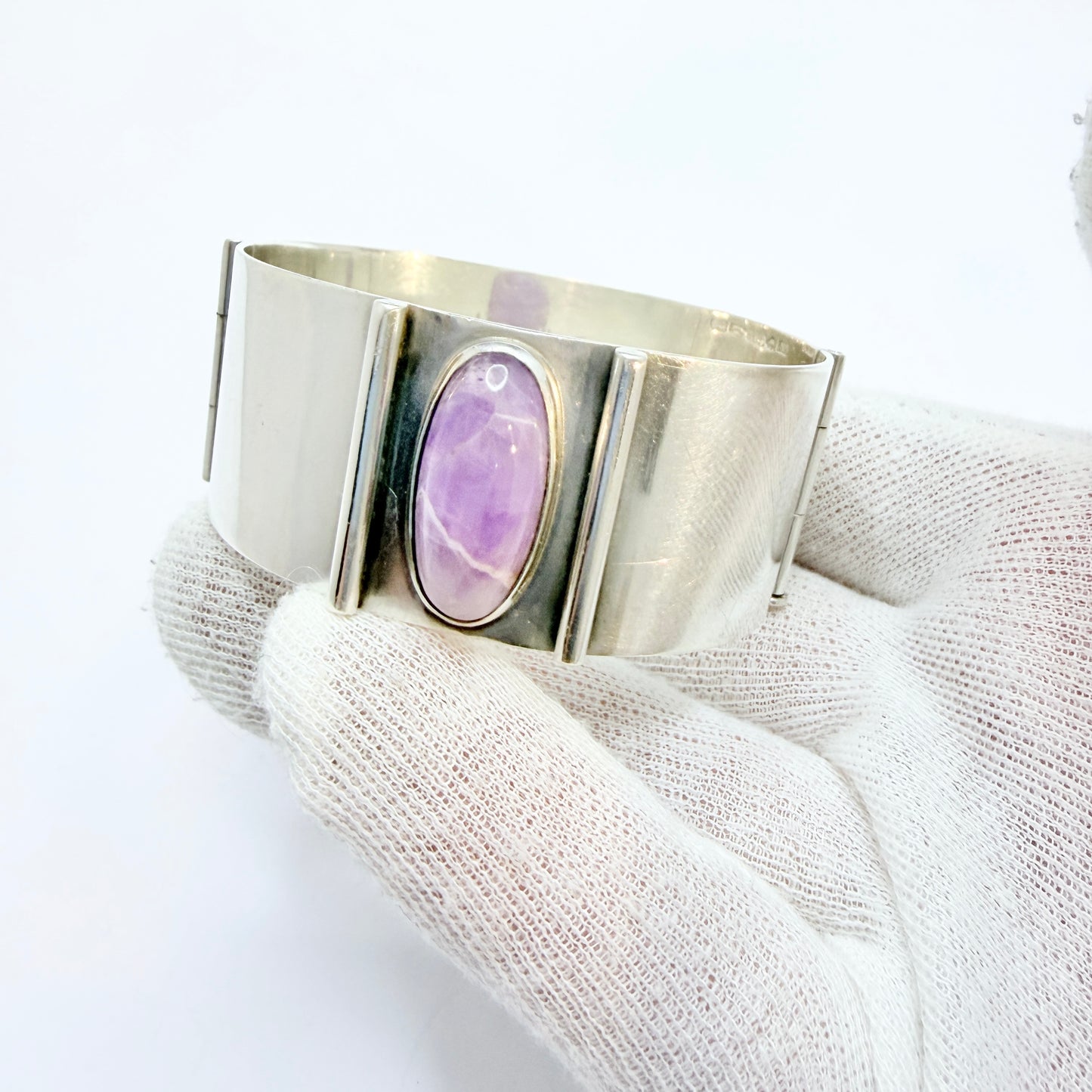 H.Kaksonen, Finland 1957. Vintage Solid Silver Amethyst Hinged Bangle Bracelet.