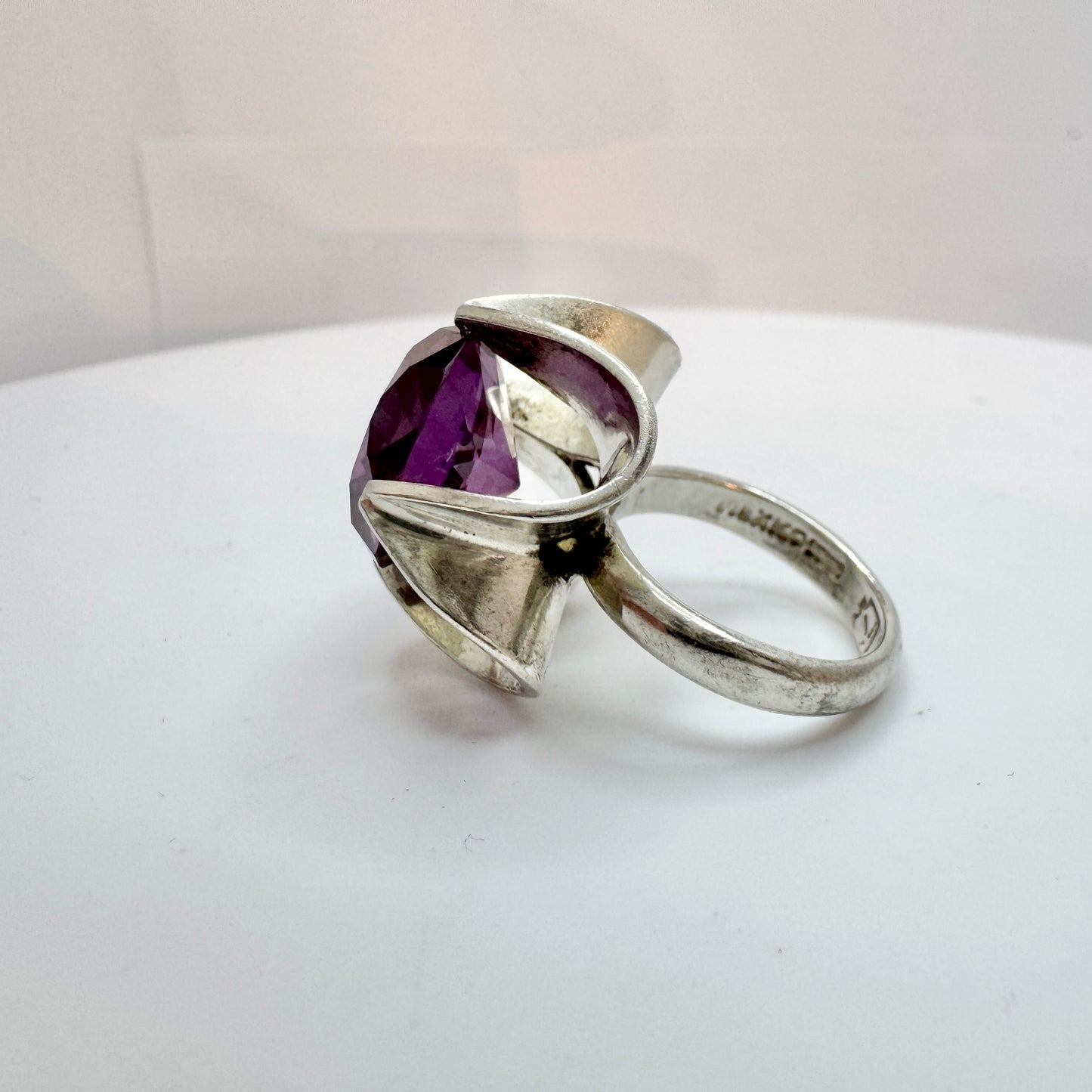 Mexico City c 1960s. Vintage Sterling Silver Synthetic Purple Sapphire Ring.