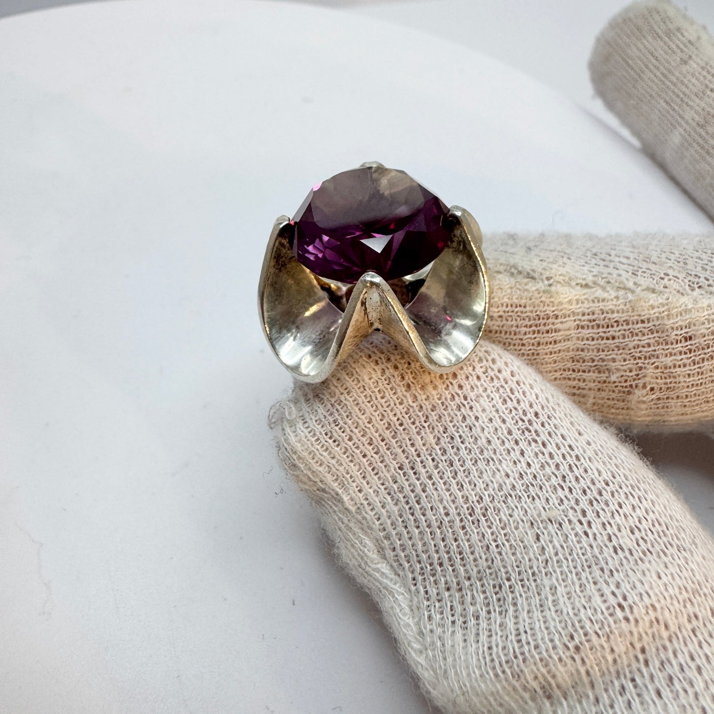 Mexico City c 1960s. Vintage Sterling Silver Synthetic Purple Sapphire Ring.