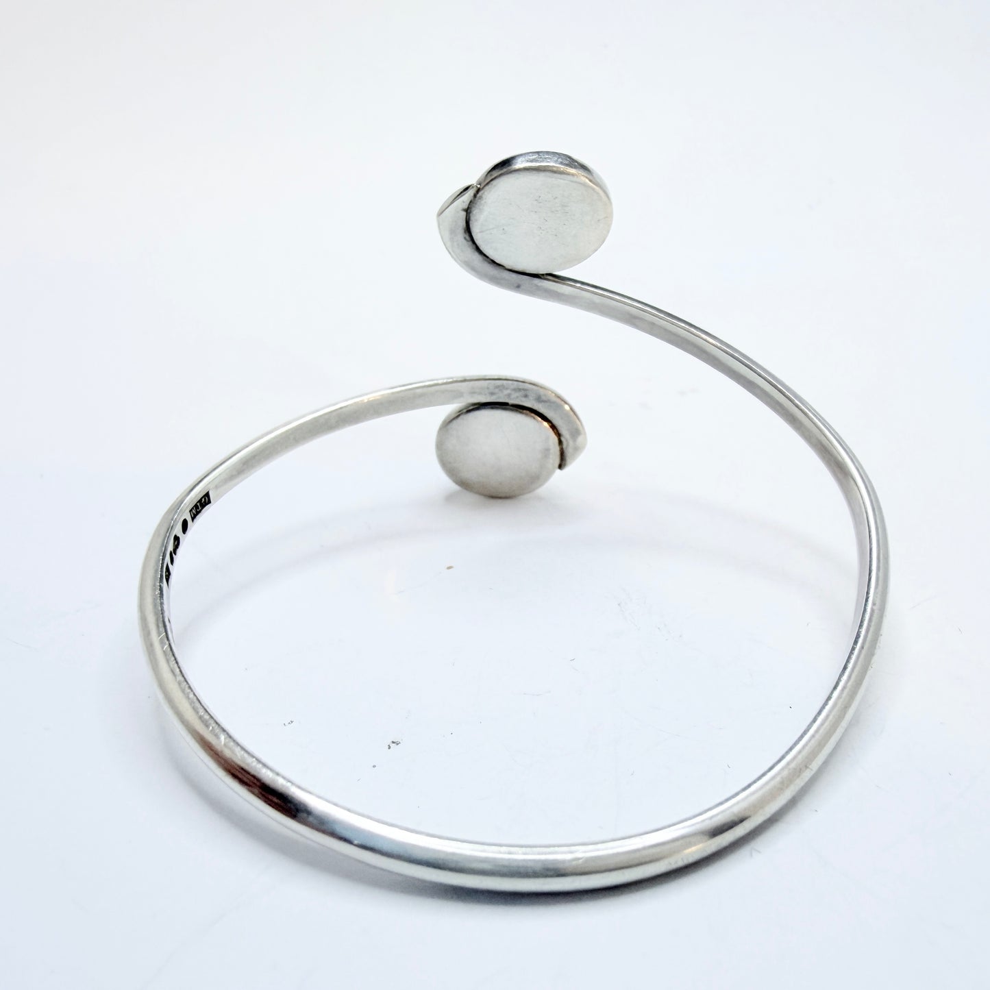 Torsten Mähl, Sweden 1956. Vintage Sterling Silver Agate Arm Bangle Bracelet. Signed