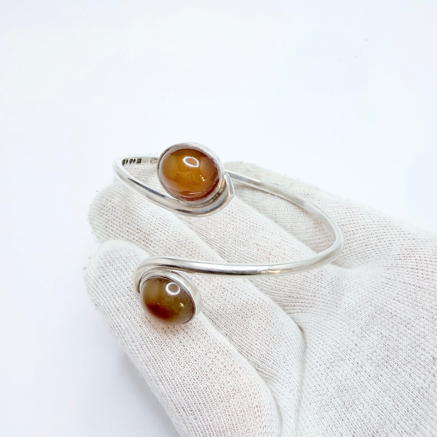 Torsten Mähl, Sweden 1956. Vintage Sterling Silver Agate Arm Bangle Bracelet. Signed