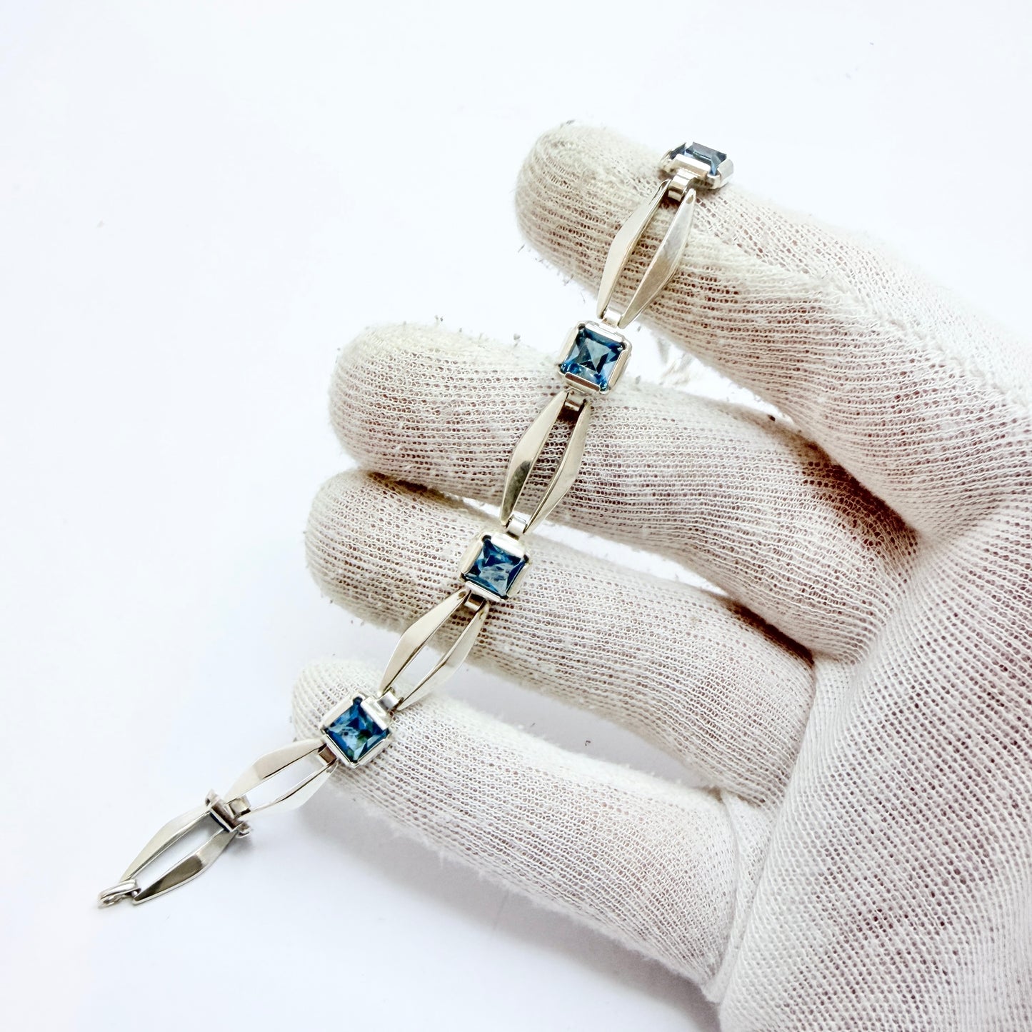 K&L-Kordes Lichtenfels, Germany c 1960s. Solid Silver Blue Glass Bracelet