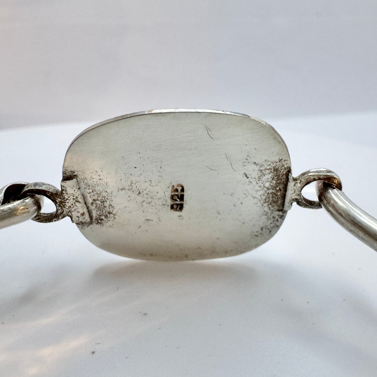 Vintage c 1980s. Sterling Silver Art Glass Hinged Bangle Bracelet.